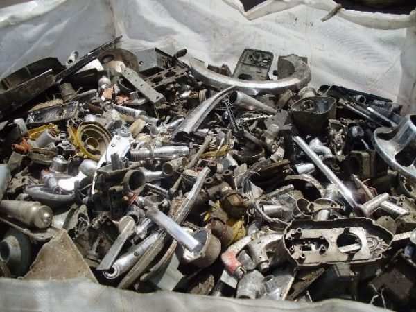 OLD ZINC DIE CAST SCRAP (SAVES)